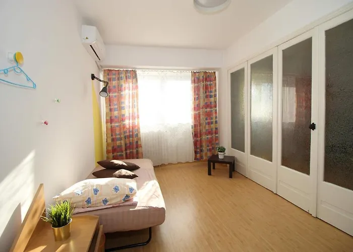 Апартаменти Sunshine 3 Bedrooms Near Arena Nationala