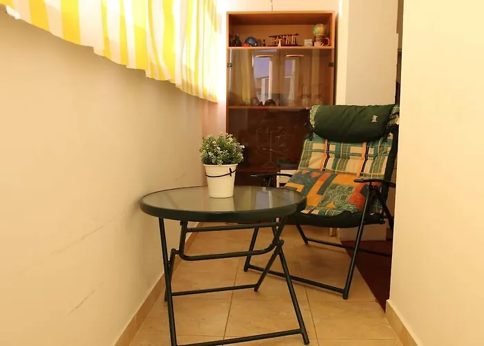 Апартаменти Sunshine 3 Bedrooms Near Arena Nationala