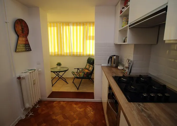 Apartment Sunshine 3 Bedrooms Near Arena Nationala *