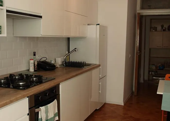 Apartment Sunshine 3 Bedrooms Near Arena Nationala Bucharest