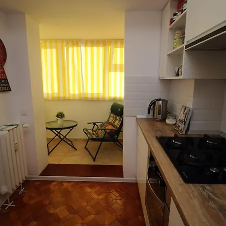 公寓 Sunshine 3 Bedrooms Near Arena Nationala *